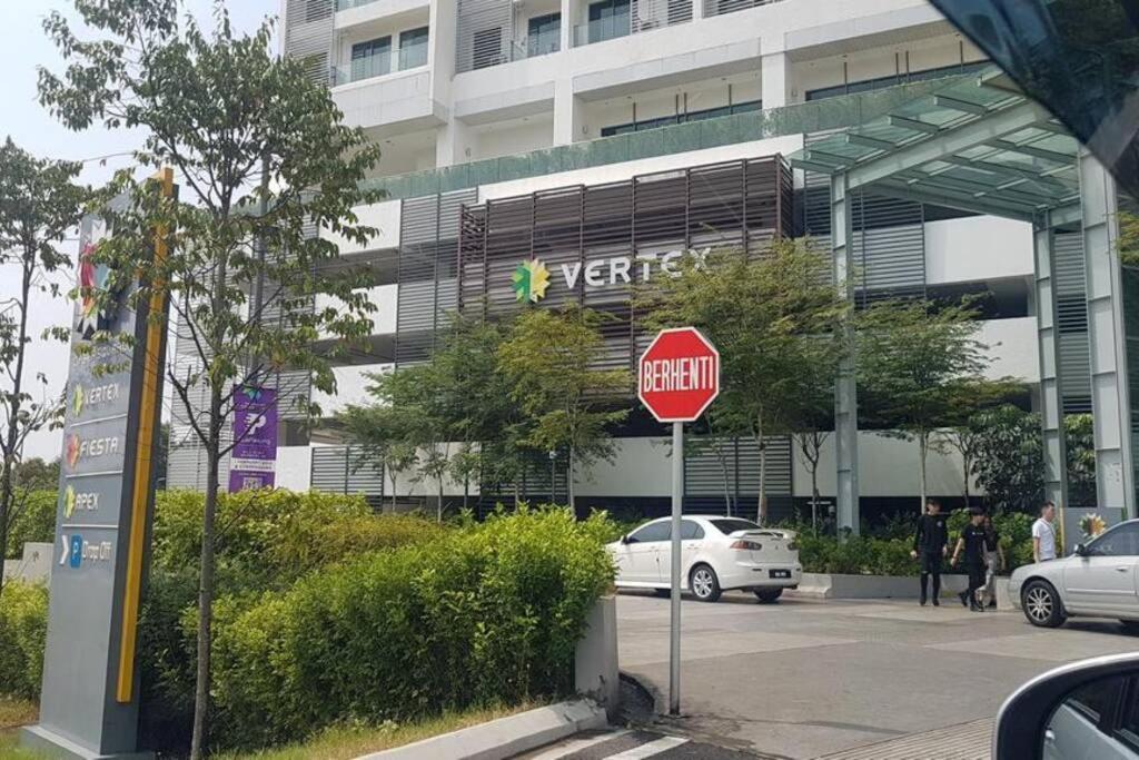 Cybersquare Lakeview With Netflix And Disney Hotstar Cyberjaya Eksteriør bilde