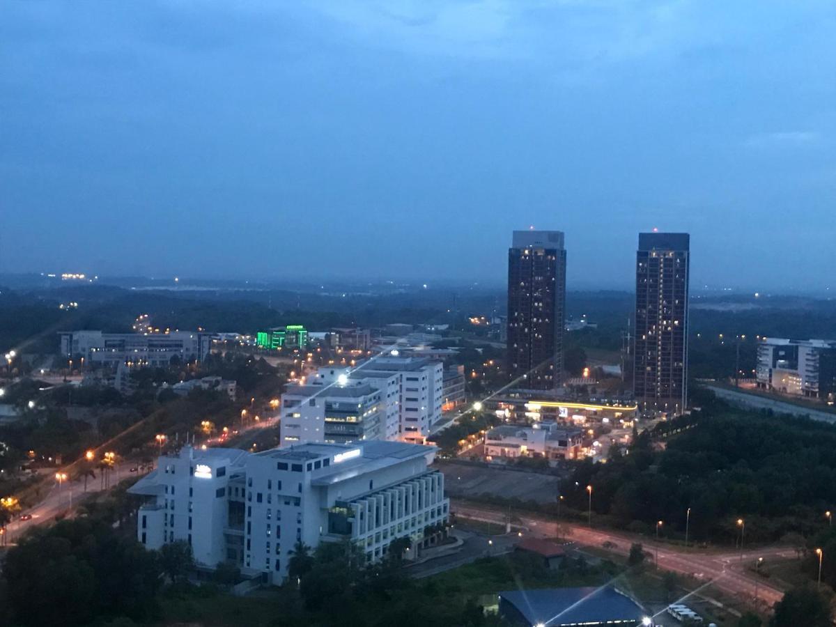 Cybersquare Lakeview With Netflix And Disney Hotstar Cyberjaya Eksteriør bilde